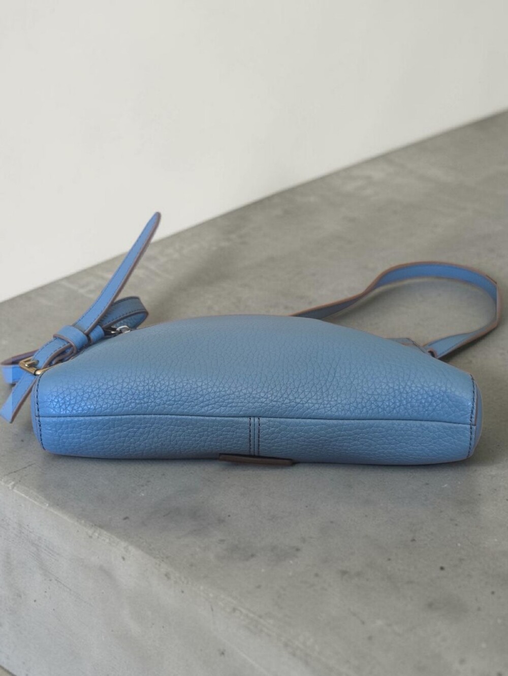 FOSSIL Blue  Leather Crossbody Bag New - Picture 3 of 7